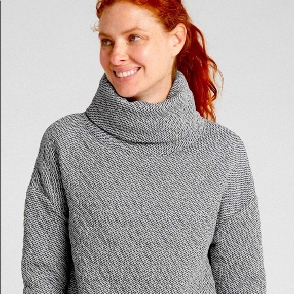 Gap Fit Houndstooth Thick Quilted Cowl Funnel Neck Oversized pullover Small - Picture 2 of 8